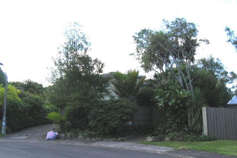 Photo of property in 9 Matanui Street, Northcote, Auckland, 0627