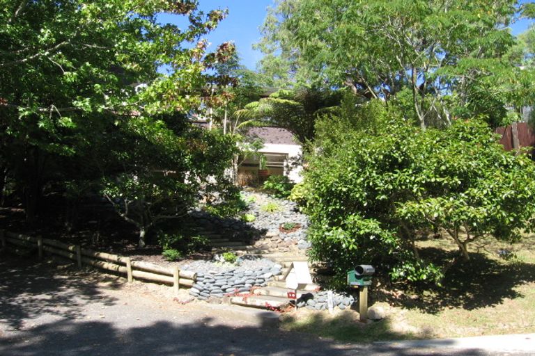 Photo of property in 10 Saddleback Rise, Murrays Bay, Auckland, 0630