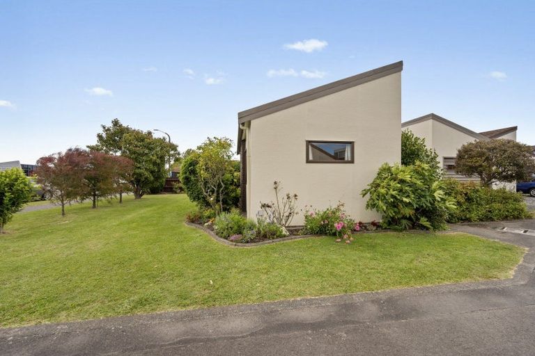 Photo of property in 2/386 Gloucester Street, Taradale, Napier, 4112