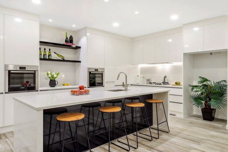 Photo of property in 19 Syd Grant Crescent, Orewa, 0931