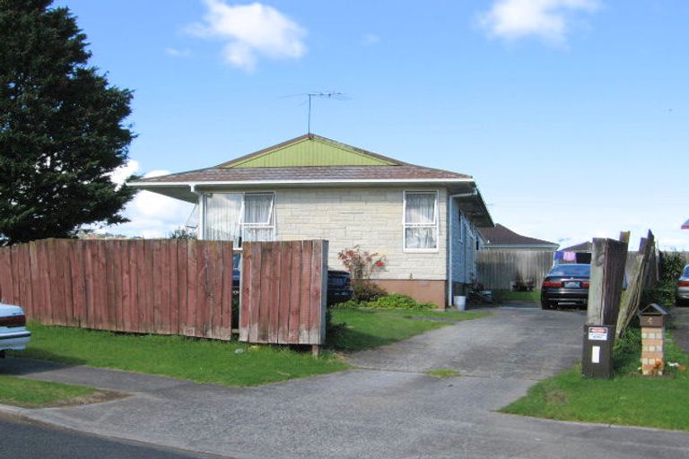 Photo of property in 4 Aldo Place, Clover Park, Auckland, 2023
