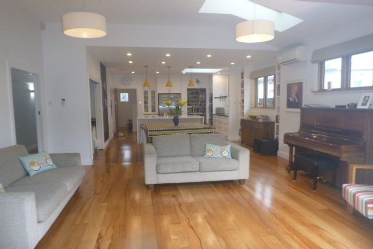 Photo of property in 32 Weka Street, Miramar, Wellington, 6022