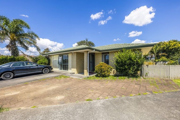 Photo of property in 22 Matilda Place, Weymouth, Auckland, 2103