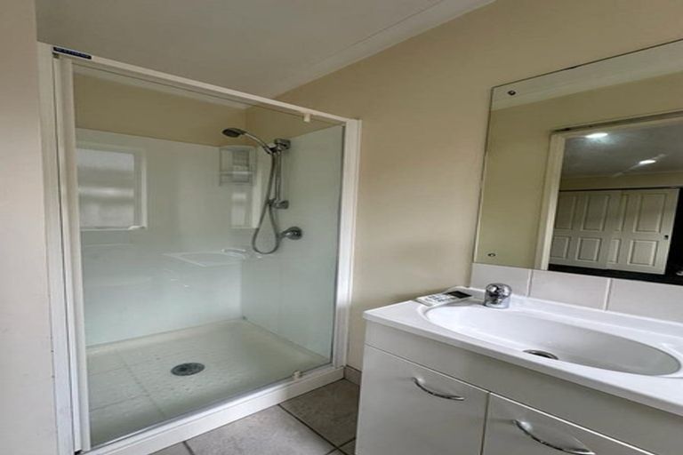 Photo of property in 18 Norman Close, The Gardens, Auckland, 2105