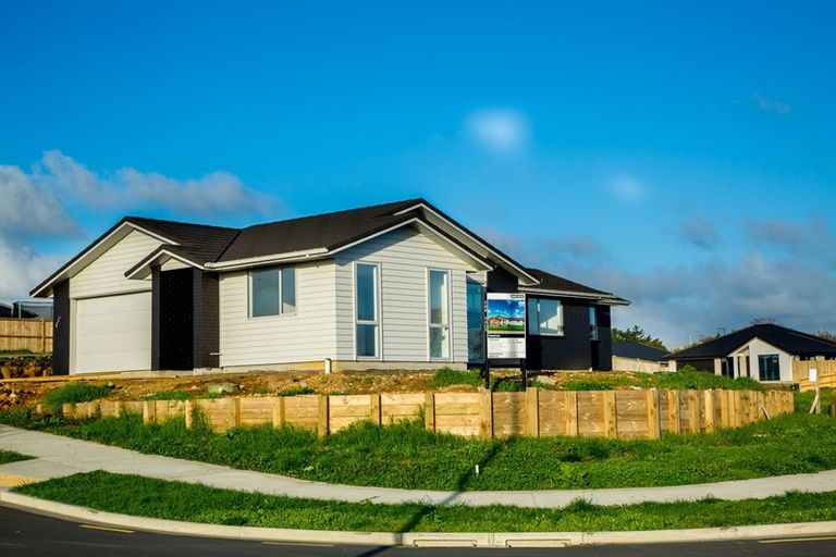 Photo of property in 11 Waikohi Avenue, Glenbrook, Waiuku, 2681