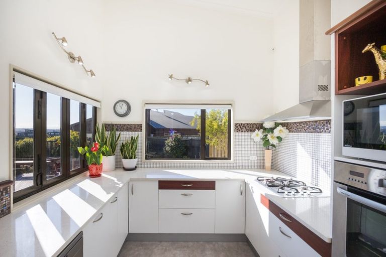 Photo of property in 111 Ruapehu Drive, Fitzherbert, Palmerston North, 4410
