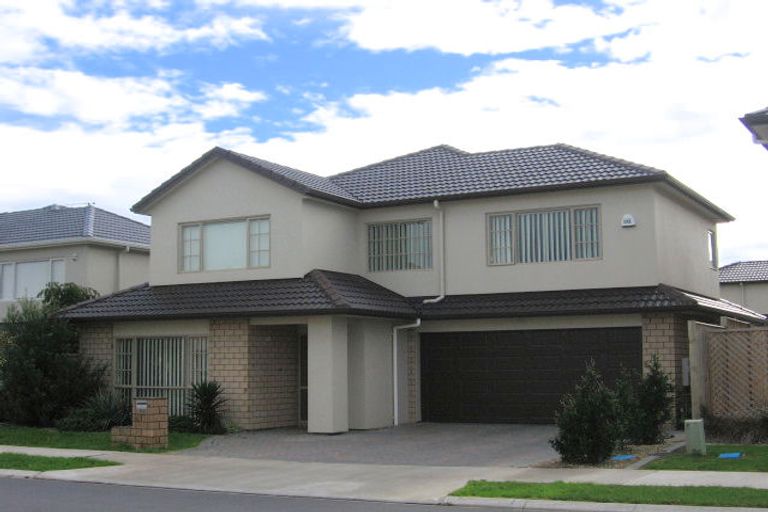 Photo of property in 12 Bridgefield Crescent, Flat Bush, Auckland, 2016