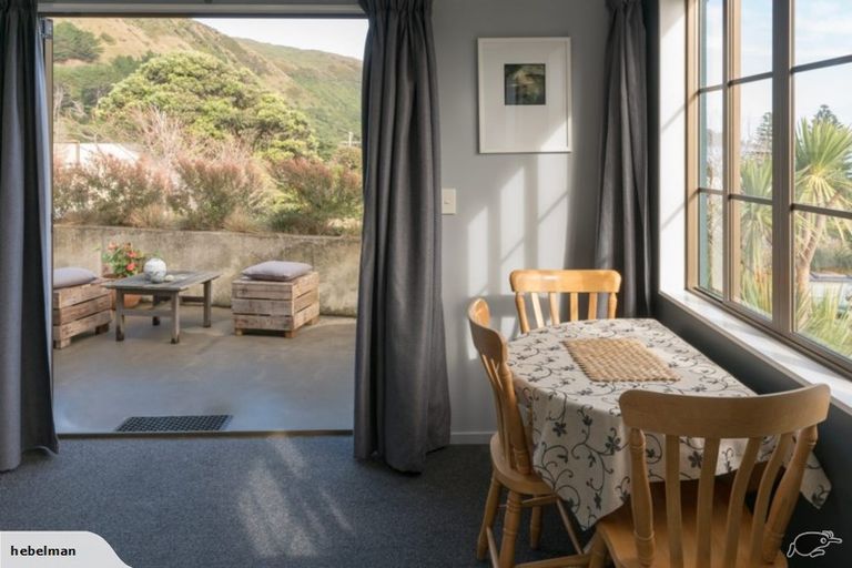 Photo of property in 18 Beach Road, Paekakariki, 5034