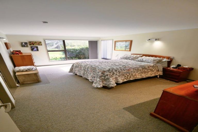 Photo of property in 119 Paekakariki Hill Road, Pauatahanui, Porirua, 5381