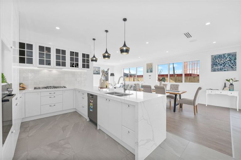 Photo of property in 13 Drumconnell Drive, Flat Bush, Auckland, 2019