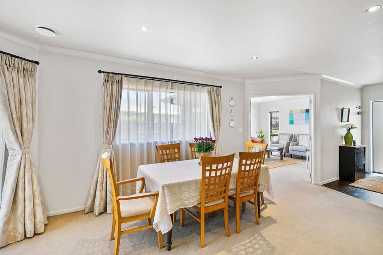 Photo of property in 32 Coleraine Drive, Rototuna, Hamilton, 3210