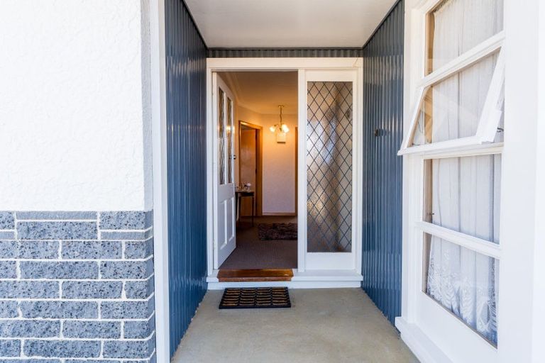 Photo of property in 2 Kennedy Road, Fairfield, Dunedin, 9018