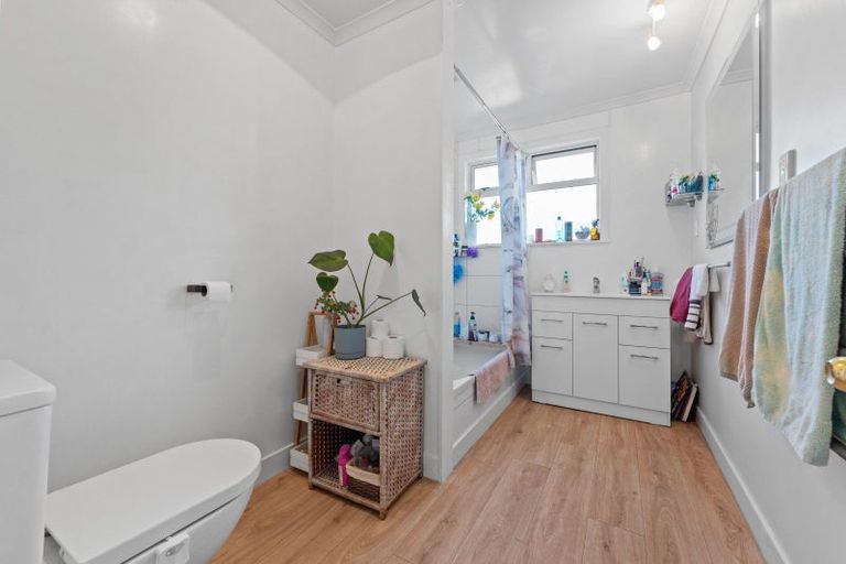 Photo of property in 12 Collins Street, Gonville, Whanganui, 4501