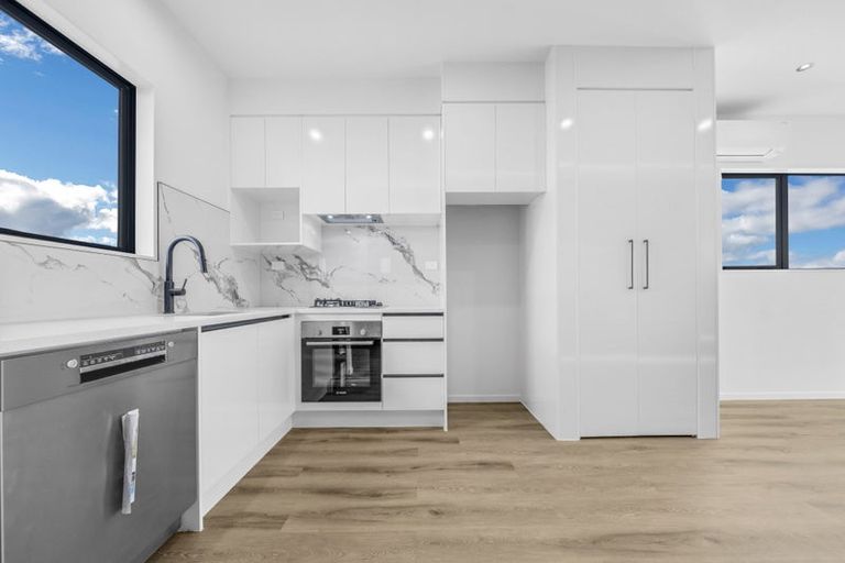 Photo of property in 1 Te Kaapia Road, Papakura, 2110