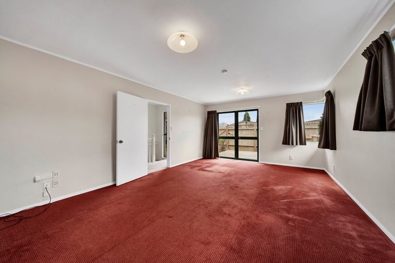 Photo of property in 11 Ballantrae Place, Highlands Park, New Plymouth, 4312