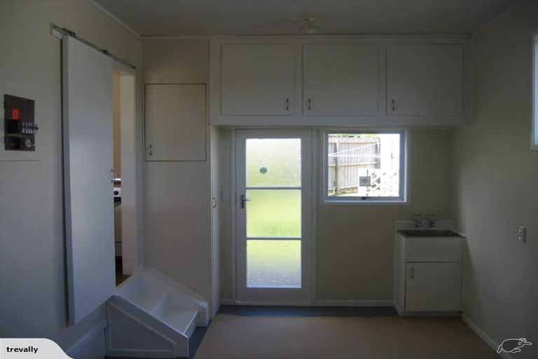 Photo of property in 1 Anna Watson Road, Half Moon Bay, Auckland, 2012