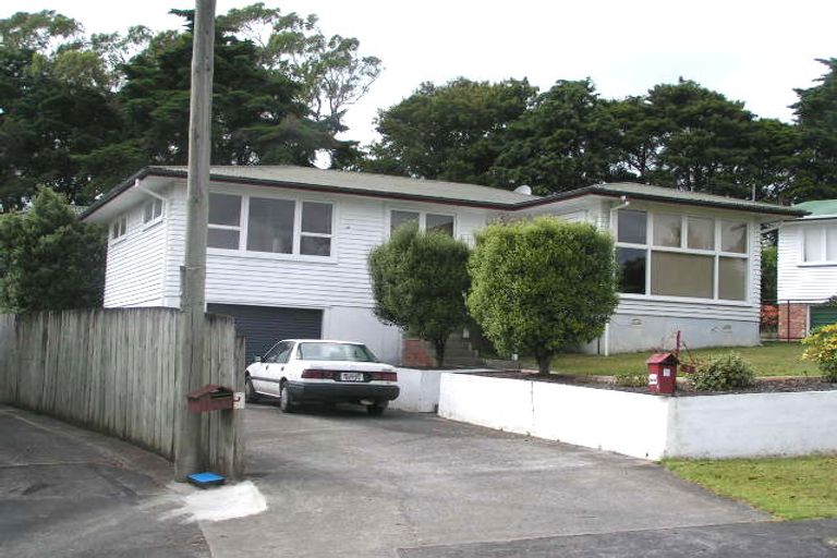 Photo of property in 2/8 Arrow Road, Forrest Hill, Auckland, 0620