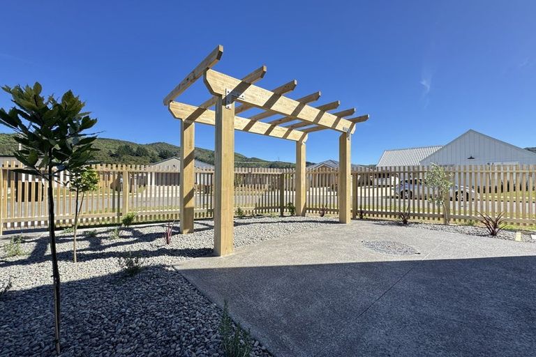 Photo of property in 15 Te Ara O Toroa, Wainuiomata, Lower Hutt, 5014