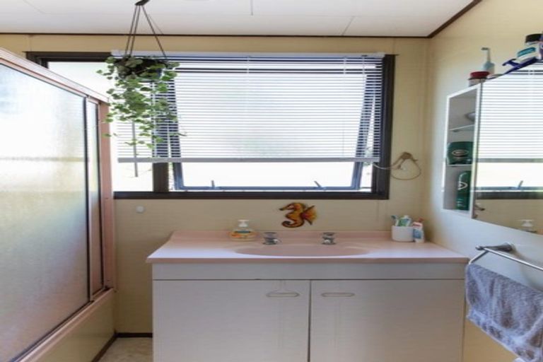 Photo of property in 8 Greenpark Way, Greerton, Tauranga, 3112