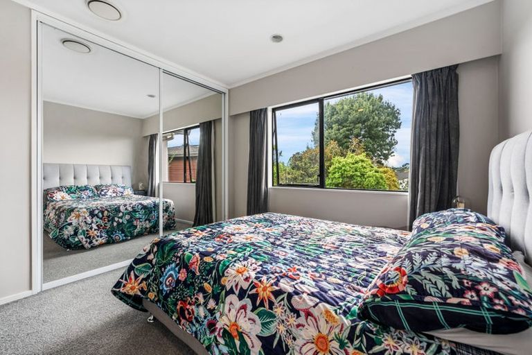 Photo of property in 27 Sturm Avenue, Massey, Auckland, 0614