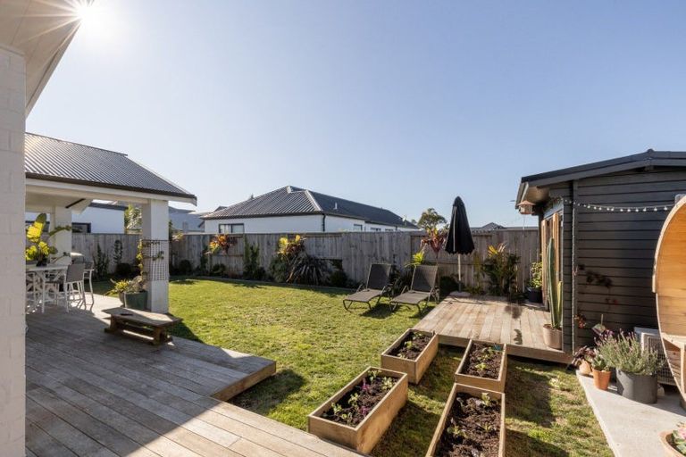 Photo of property in 37 Colpoma Close, Papamoa Beach, Papamoa, 3118