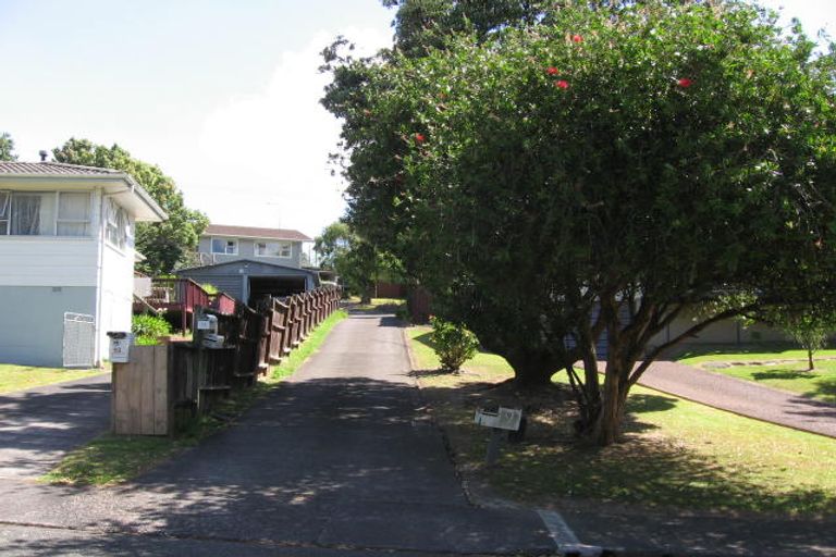 Photo of property in 1/11 Tahu Crescent, Sunnynook, Auckland, 0620