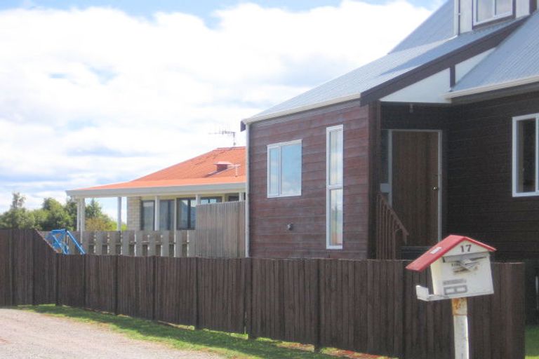 Photo of property in 17 Golders Place, Richmond Heights, Taupo, 3330