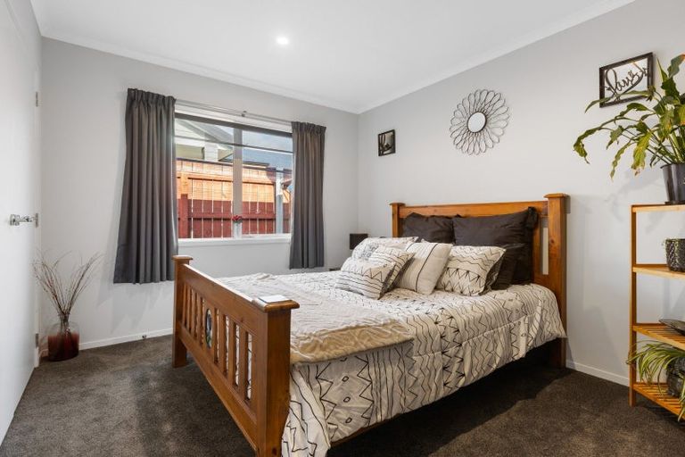 Photo of property in 22 Dreaver Drive, Waitara, 4320