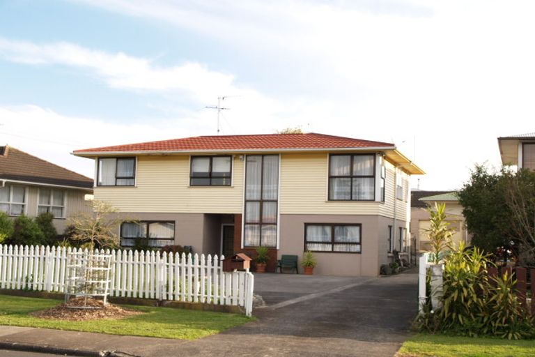 Photo of property in 12 Blake Road, Mangere East, Auckland, 2024