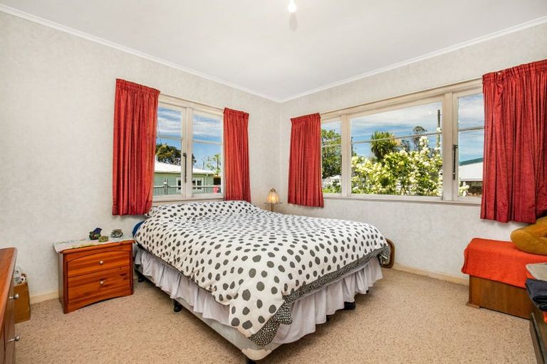 Photo of property in 131 Seabrook Avenue, New Lynn, Auckland, 0600