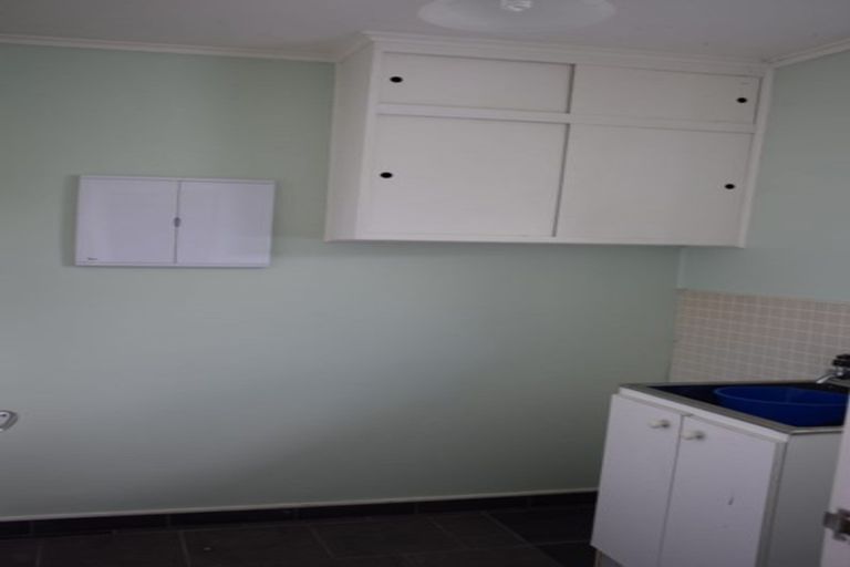 Photo of property in 14 Edgerton Road, Te Atatu Peninsula, Auckland, 0610