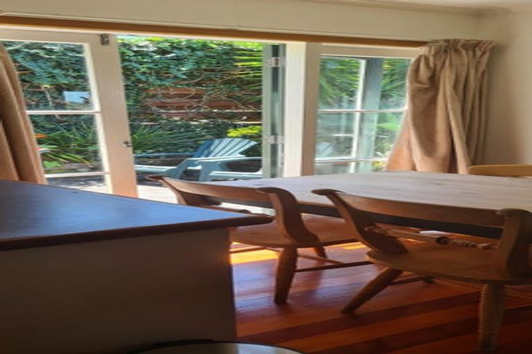 Photo of property in 14 Peter Terrace, Castor Bay, Auckland, 0620