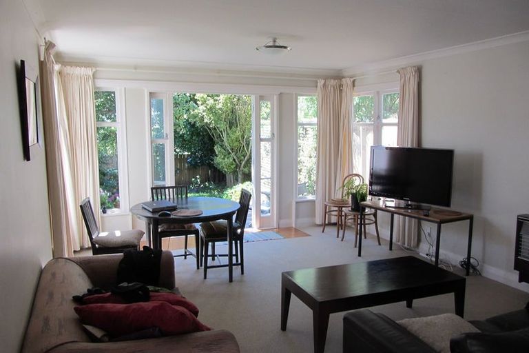 Photo of property in 45 Queen Street, Mount Victoria, Wellington, 6011