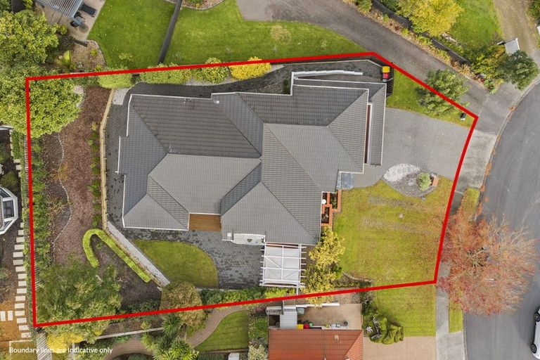 Photo of property in 32 Currell Way, Somerville, Auckland, 2014