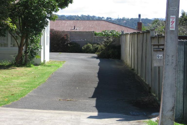 Photo of property in 9 Cleve Road, Green Bay, Auckland, 0604