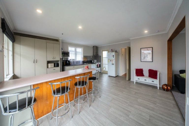 Photo of property in 2 Tararua Terrace, Cloverlea, Palmerston North, 4412