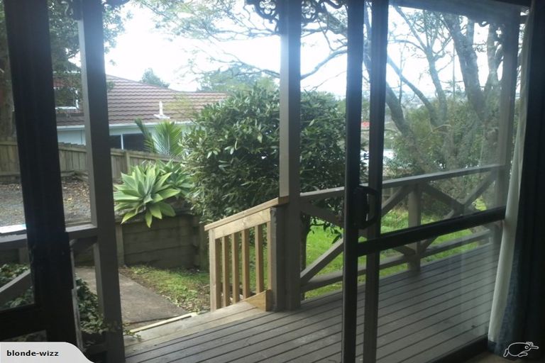 Photo of property in 1/52 West Coast Road, Glen Eden, Auckland, 0602