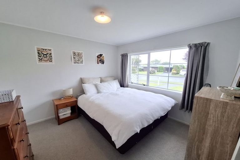 Photo of property in 42 Branch Road, Highlands Park, New Plymouth, 4312