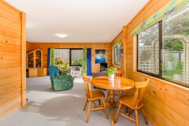 Photo of property in 42a Sunshine Avenue, Paraparaumu, 5032