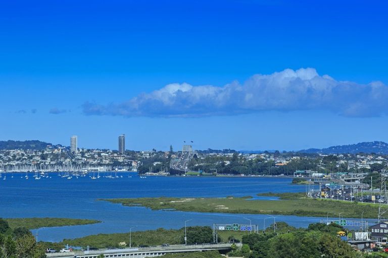 Photo of property in Sentinel Apartments, 706/3 Northcroft Street, Takapuna, Auckland, 0622