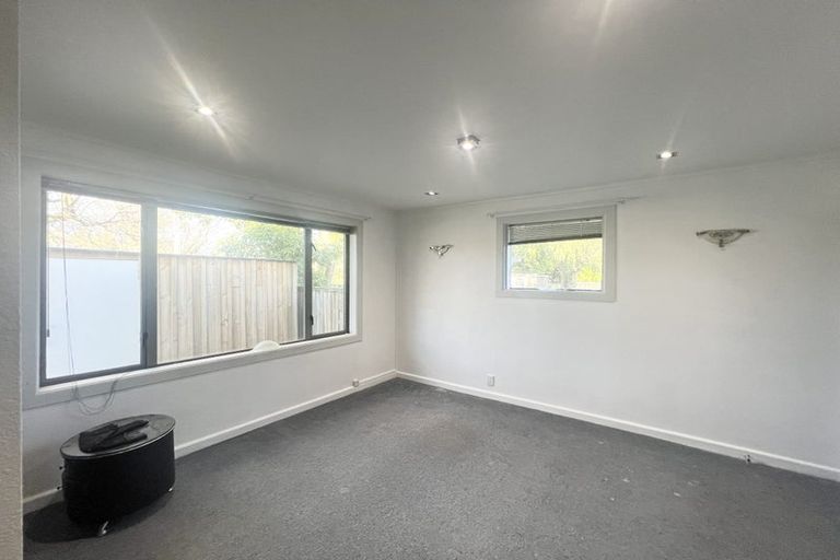 Photo of property in 307 Riccarton Road, Upper Riccarton, Christchurch, 8041