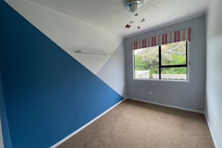 Photo of property in 12 Lorena Place, West Harbour, Auckland, 0618