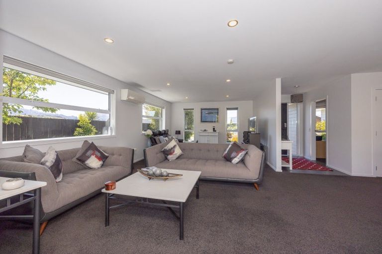 Photo of property in 43 Kingfisher Crescent, Albert Town, Wanaka, 9305