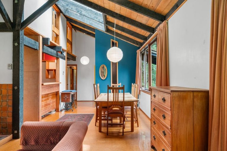 Photo of property in 99 Elmslie Road, Pinehaven, Upper Hutt, 5019