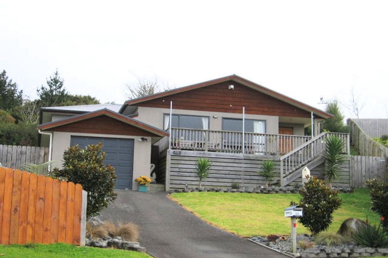 Photo of property in 20 Kassa Rise, Helensville, 0800