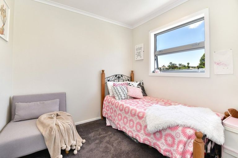 Photo of property in 2/17 Moffat Road, Red Beach, 0932