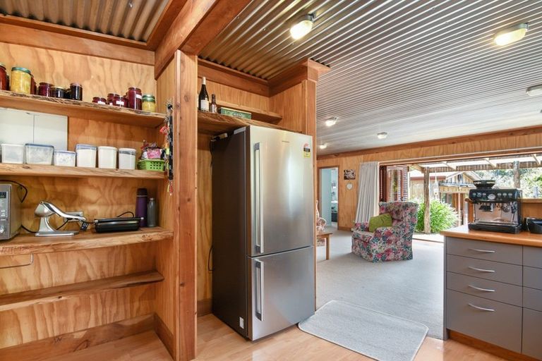 Photo of property in 15 Tukurua Road, Parapara, Takaka, 7182