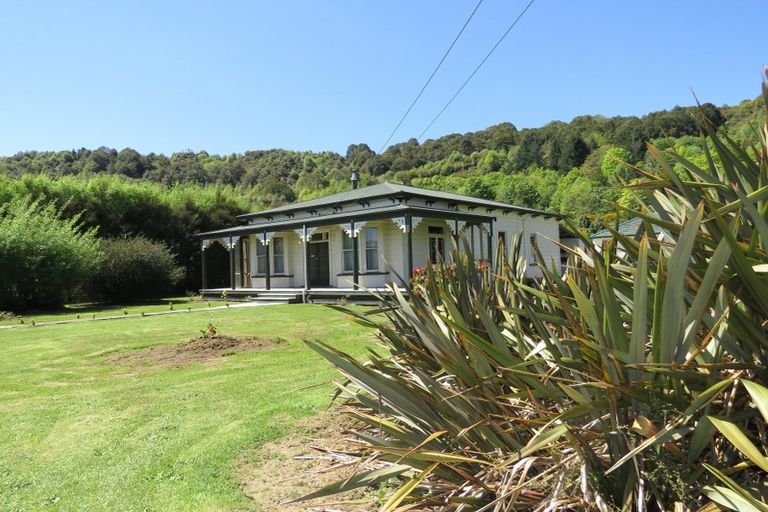 Photo of property in 2c-d Dunn Street, Reefton, 7830
