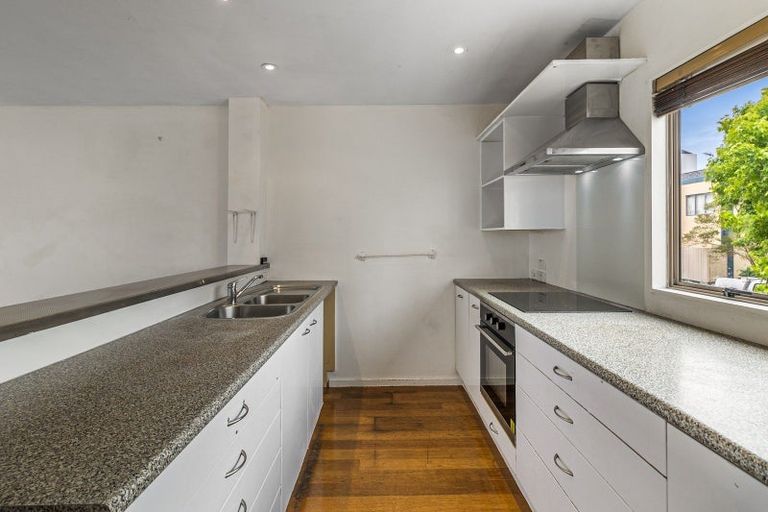 Photo of property in Lakeview Terrace, 17/14 Ambrico Place, New Lynn, Auckland, 0600