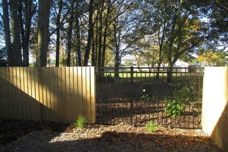 Photo of property in 2/22 Grove Road, Addington, Christchurch, 8024